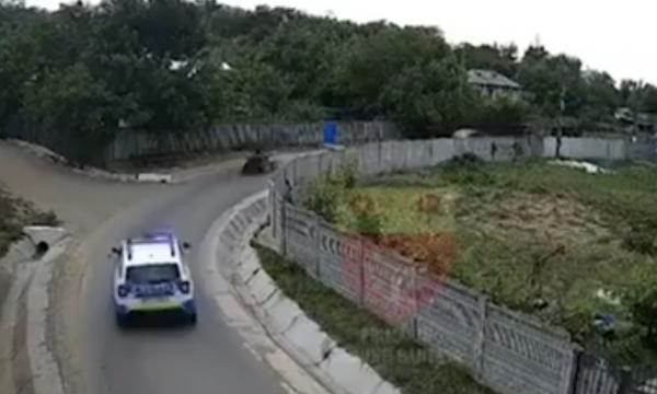 Cursă nebună pe ATV, cu poliţia pe urme. Un tânăr din Galaţi a ajuns la spital după ce a lovit un cap de pod
