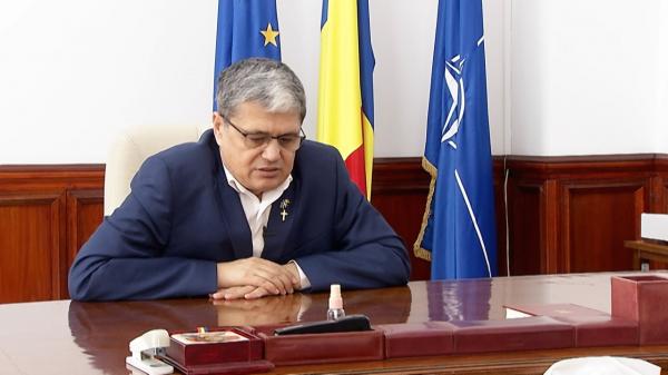 Un an de austeritate. Boloş, întrebat dacă acum "îl mai doare în organul genital de deficit" pe Ciolacu