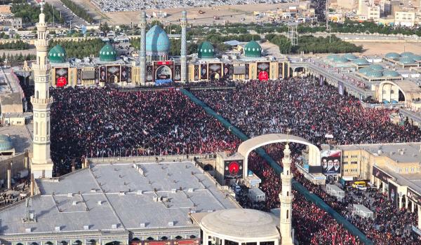 Simbolurile de la funeraliile lui Ali Khamenei. Analist: Sloganul este "trebuie să ne ridicăm"