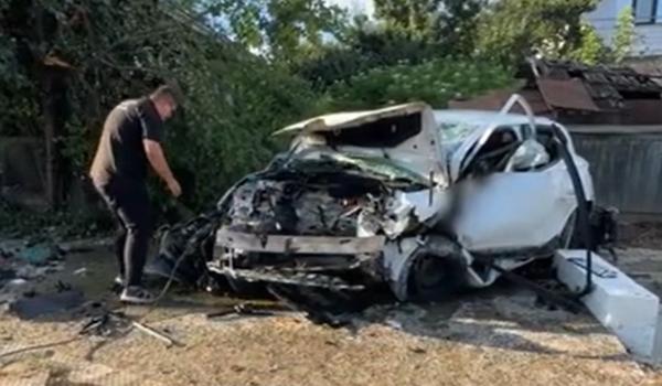 "Raliu" mortal pe drumurile din sat. Un şofer a pierdut cotrolul volanului şi a intrat într-un cap de pod