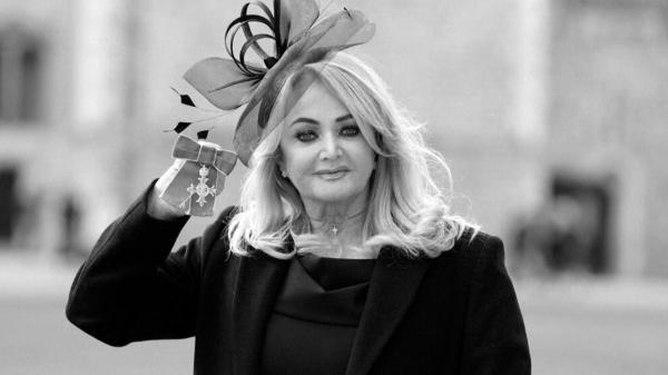 Povestea lui Bonnie Tyler, artista care a transformat o voce răgușită într-un simbol al muzicii pop-rock