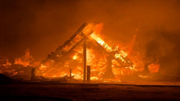 Cum s-a produs incendiul de pe plaja H2O din Mamaia. 600 de metri pătrați au ars