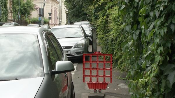 Mașinile parcate ilegal în centrul Capitalei vor fi ridicate. Cât ar putea plăti șoferii ca să le recupereze