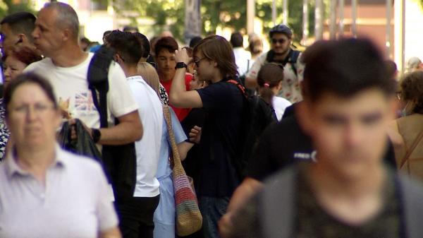 Cele două Românii: salariul mediu în Bucureşti, aproape dublu faţă de Teleorman