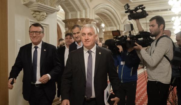 Se pot organiza sau nu alegeri anticipate? Expert: "Domnul Țuțuianu inventează tot felul de explicații"