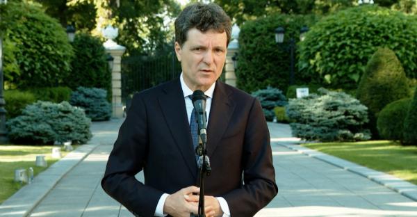 Preşedintele spune că renunţă la experimentele cu premieri: va desemna unul doar când va fi o majoritate clară