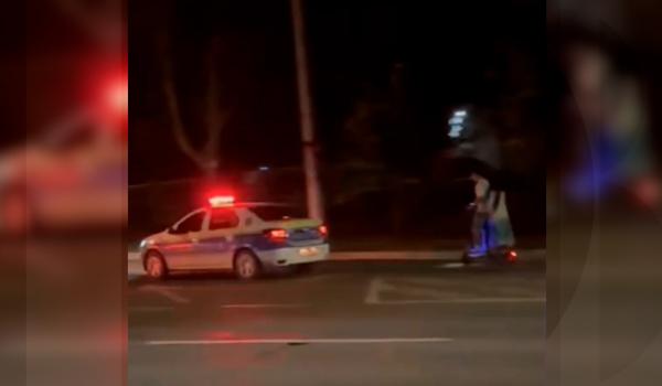 Amenda primită de adolescentul care a fugit de poliție pe trotinetă, în Galați. Băiatul avea și o pasageră