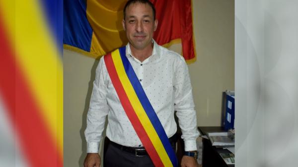 Culmea lăcomiei: primarul Marian Trâmbițașu s-a dat singur în judecată, pentru a-și mări salariul