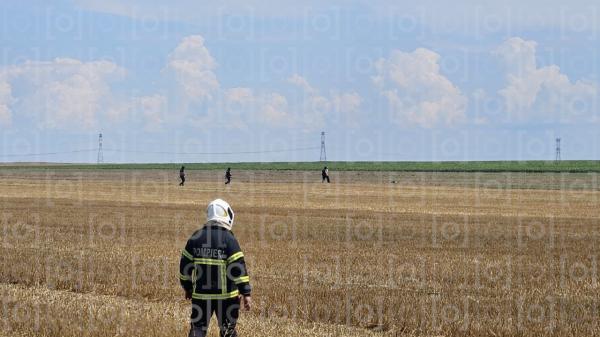 Primele imagini de la locul în care a căzut drona doborâtă de un F-16 al Forţelor Aeriene Române