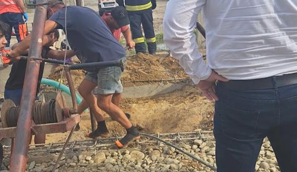 Tânăr de 21 de ani, mort în Vrancea după ce un mal de pământ s-a prăbuşit peste el în timp ce săpa un puţ