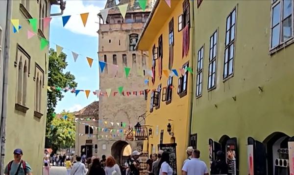 Sighișoara se întoarce în Evul Mediu. Cavaleri, domnițe și peste 25.000 de turiști, așteptați în cetate