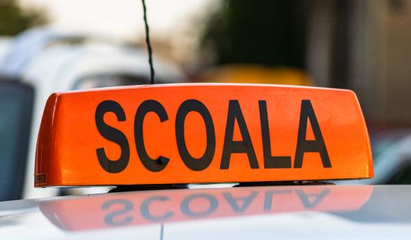 Tariful de la "fabrica de permise" din Capitală. Cum erau ajutaţi cursanţii să treacă examenul fără să înveţe