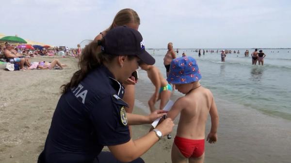 Furnicarul de pe litoral, coșmarul părinților. Reguli care pot salva un copil pierdut pe plajă