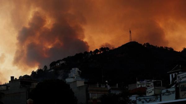 "E multă furie şi neputinţă". Mărturiile localnicilor din infernul incendiilor care au devastat Valencia