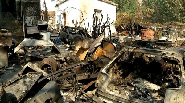 Mărturii din mijlocul incendiilor violente de vegetaţie din Europa: "Nu ştiam ce incendiu să stingem primul"