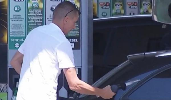 Prețurile carburanților la pompă, la un nou maxim. Motorina s-a scumpit cu 10 bani pe litru peste noapte