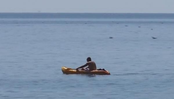 Sporturile nautice, atracția verii pe litoral. Cât costă o oră de paddle sau kitesurfing