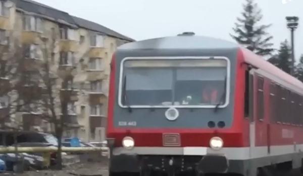 Detaliul care i-a salvat viața tinerei de 19 ani lovite de tren în Mangalia