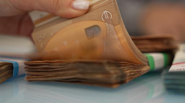 A fost stabilit preţul fericirii: câţi români îşi permit să ducă un trai fără griji