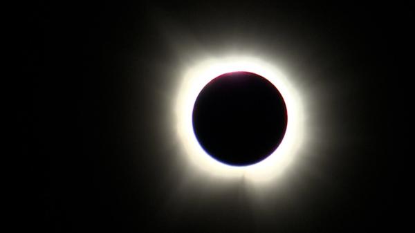 Eclipsa de Soare de mâine se vede și din România. Ora exactă și orașul cu cea mai bună vizibilitate