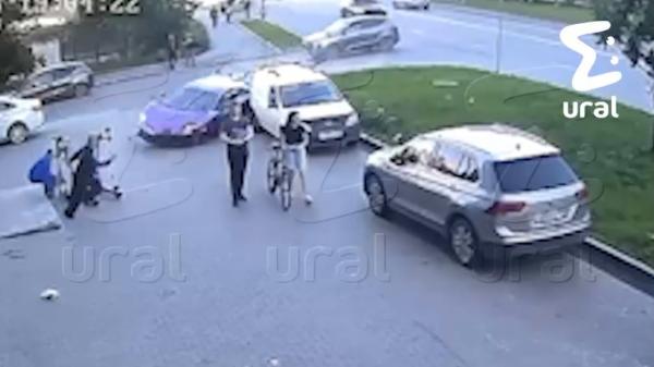 Momentul în care fiul unui miliardar rus spulberă două persoane cu Lamborghini-ul și se înfige într-un bloc