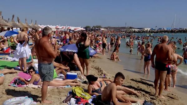 Staţiunea de pe litoral unde preţurile au scăzut chiar şi cu 30%. 400 de lei la un hotel de 4 stele