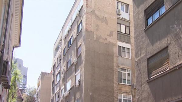 Sute de apartamente cu bulină roșie sunt închiriate turiştilor, deşi legea interzice. Proprietarii, somaţi