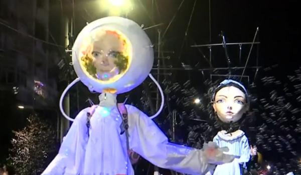 "Tot nu m-am săturat". Reacţia unui copil la parada păpuşilor gigant de la festivalul din Craiova