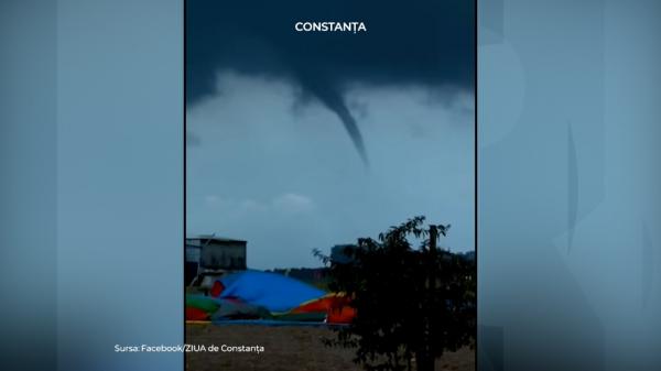 Furtunile violente au lovit în toată ţara. La Constanţa, o trombă marină a oferit imagini spectaculoase