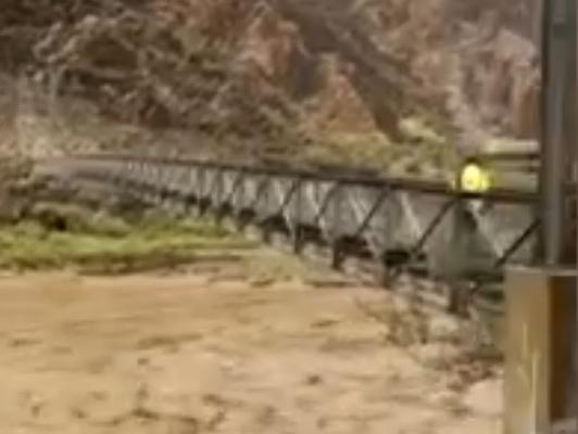 Imagini virale. O viitură puternică a măturat Marele Canion: o persoană a murit, alte 15 sunt dispărute