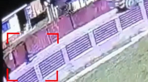 Momentul în care un bărbat pierde controlul ATV-ului şi se înfige în gard. Medicii nu l-au mai putut salva