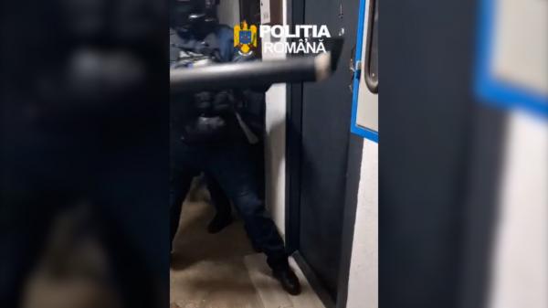 Anunțuri false de chirii și locuri de muncă. Cum își păcălea victimele un bărbat din Botoșani