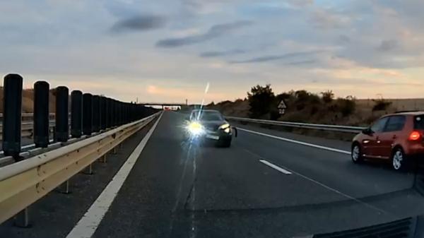 Ce amendă a primit șoferul de 73 de ani care a mers zeci de km pe contrasens și a provocat un accident pe A1