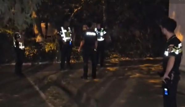 Coincidență macabră în Constanţa: Un bărbat a murit după ce a căzut de la etaj, din același loc ca nepotul său