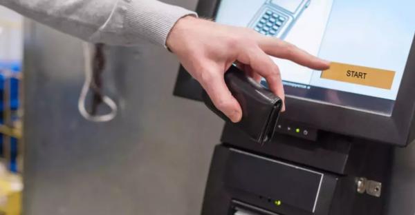 Înșelăciune cu aparatele self-pay. Infractorii se dădeau drept tehnicieni și transferau banii în conturile lor