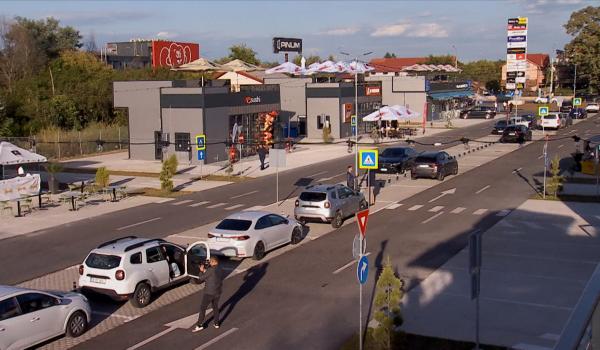 Primul mall drive-in din România, deschis în Otopeni. Poţi comanda direct din mașină de la 15 restaurante