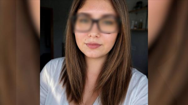 Ea e tânăra de 27 de ani, ucisă de soţ în Vrancea. Ioana lasă în urmă un băieţel şi o familie frântă de durere