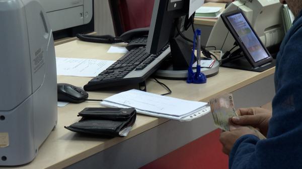 A venit motivarea în dosarul "Cartelul Băncilor". Românii şi-ar putea recupera banii plătiţi în plus