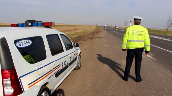 Drumuri pândite cu radar fix după indicatorul de viteză. Legea permite practica poliţiştilor