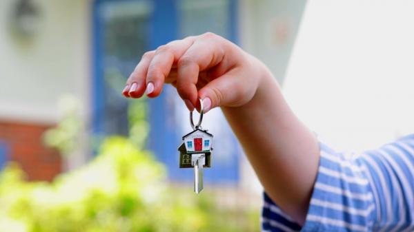 Românii care nu își pot închiria apartamentul fără acordul băncii sau al Ministerului Finanțelor