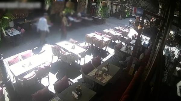 Schema prin care străinii erau jefuiţi pe bandă într-un club fantomă din Centrul Vechi