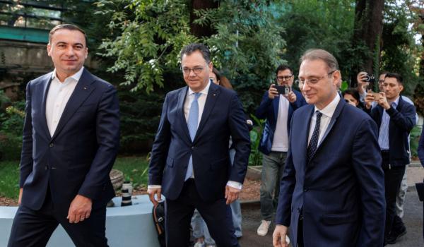 Analist: PSD îl critica pe Bolojan că nu pleacă de la guvernare, astăzi se roagă de el să vină la guvernare