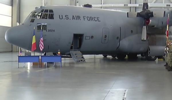 România a primit un nou avion militar Hercules de la SUA. Poate transporta 20 de tone de echipamente