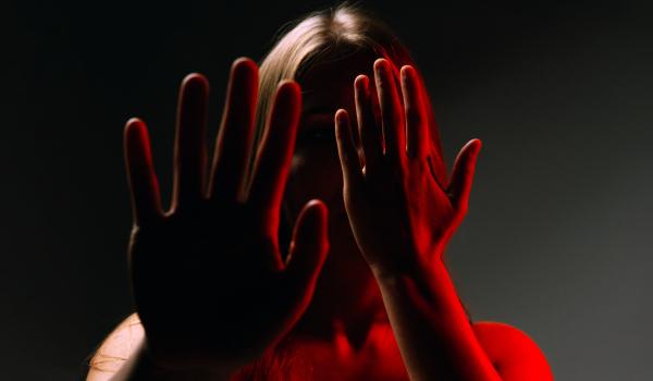 Radiografia femicidului în România: 31 de femei ucise în 2026. De ce legea nu reușește să le protejeze