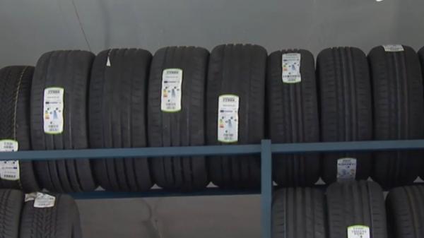 Când sunt obligatorii anvelopele de iarnă. Greșeala pe care mulți șoferi o fac înainte de 1 noiembrie