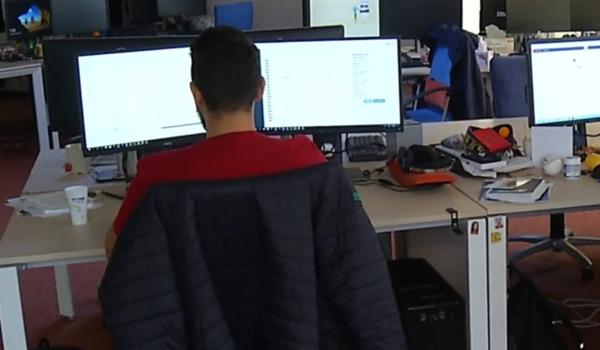 Salarii "mărite" cu bonuri de masă. Tot mai multe firme oferă alte beneficii în locul unor creșteri salariale