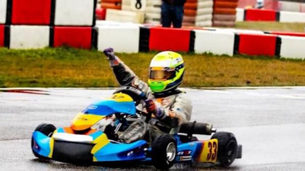 Vladimir are doar 11 ani, dar face deja performanţă pe circuit. Puştiul care a cucerit podiumul în Italia