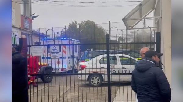 Profesoară înjunghiată de un elev la o şcoală din Bistriţa