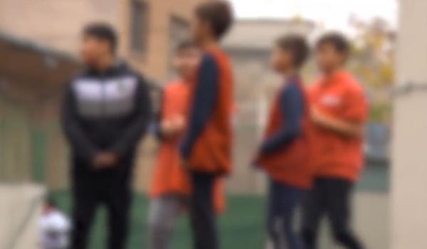Un elev și-a bătut colegul, la o școală din Dâmbovița. Mama victimei o acuză pe profesoară că nu a intervenit