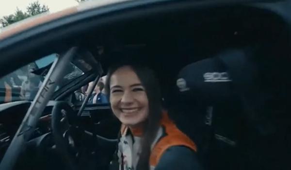 A sfidat viteza și frica pentru a face istorie. Povestea primei românce din Campionatul Mondial de Raliuri